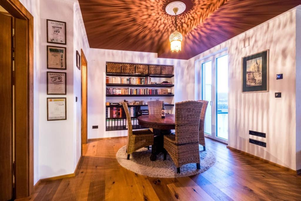 Апартаменты Wohlfuehloase Mit Blick Auf Трир Экстерьер фото